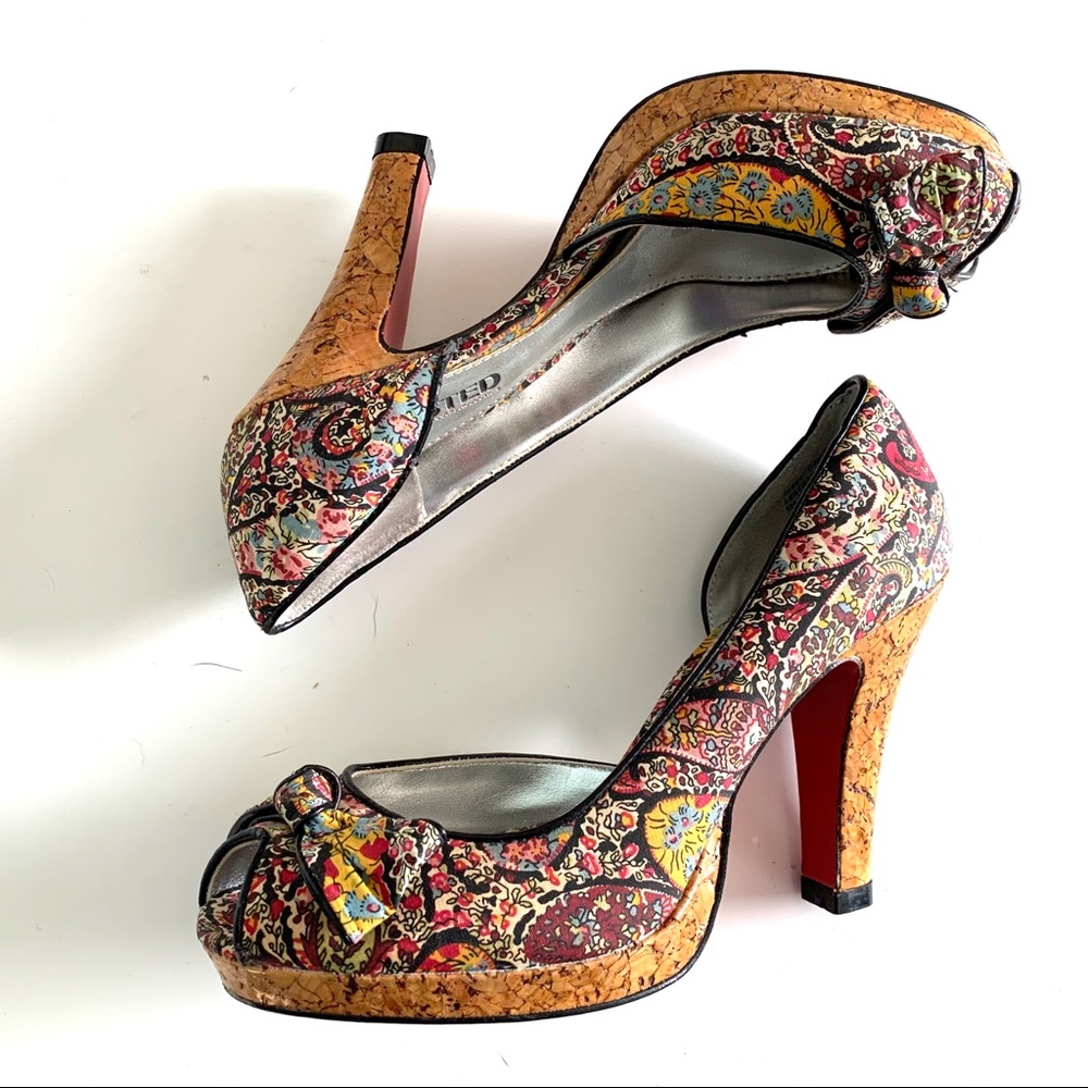 Unlisted brocade style print pumps